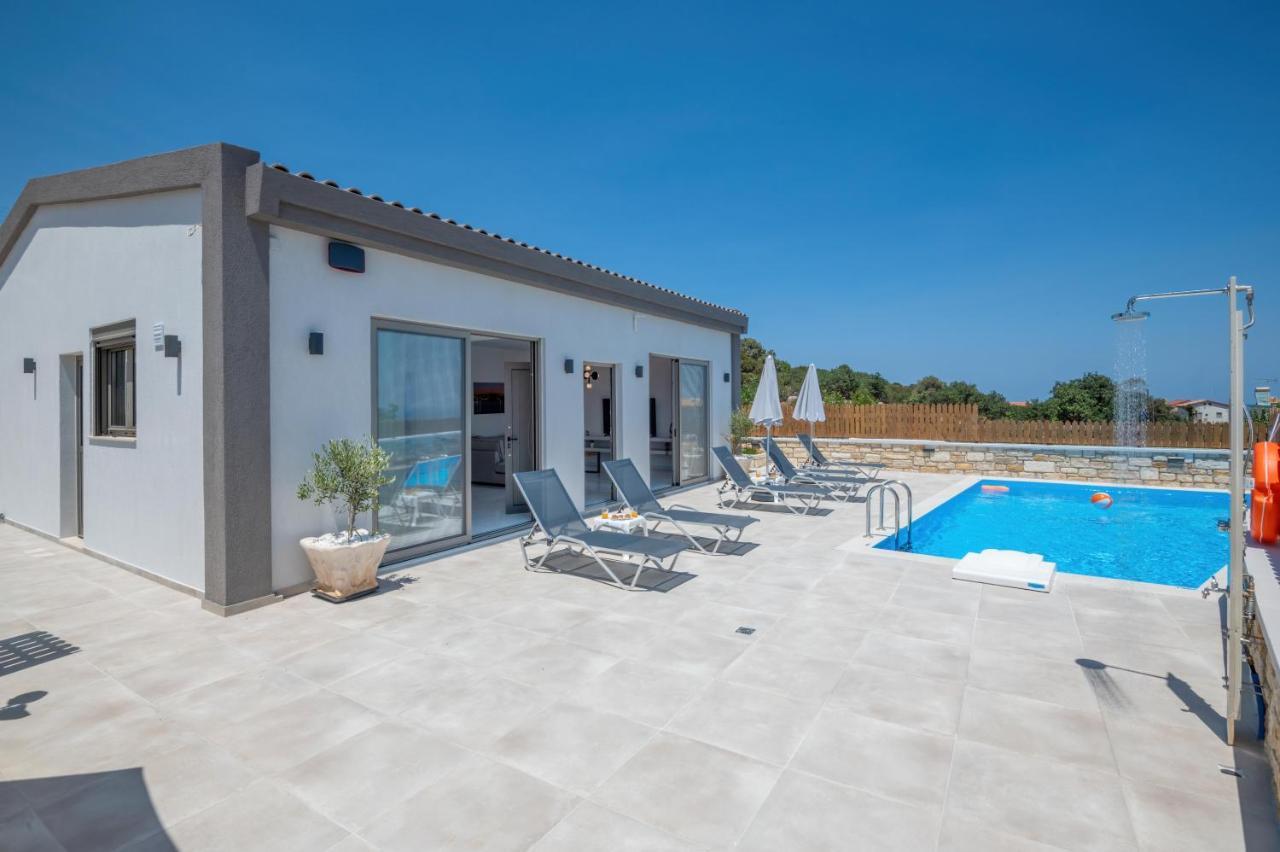 Halaro Villa Йерані Екстер'єр фото