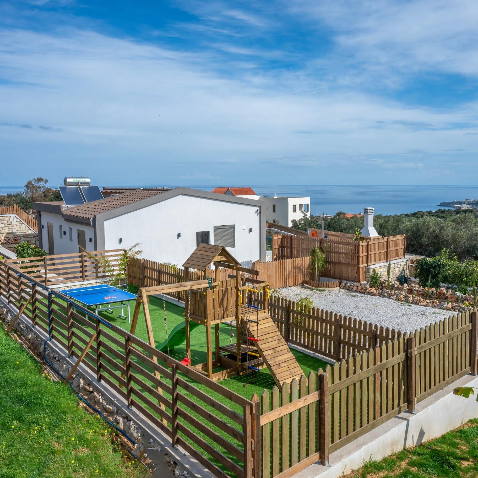 Halaro Villa Йерані Екстер'єр фото
