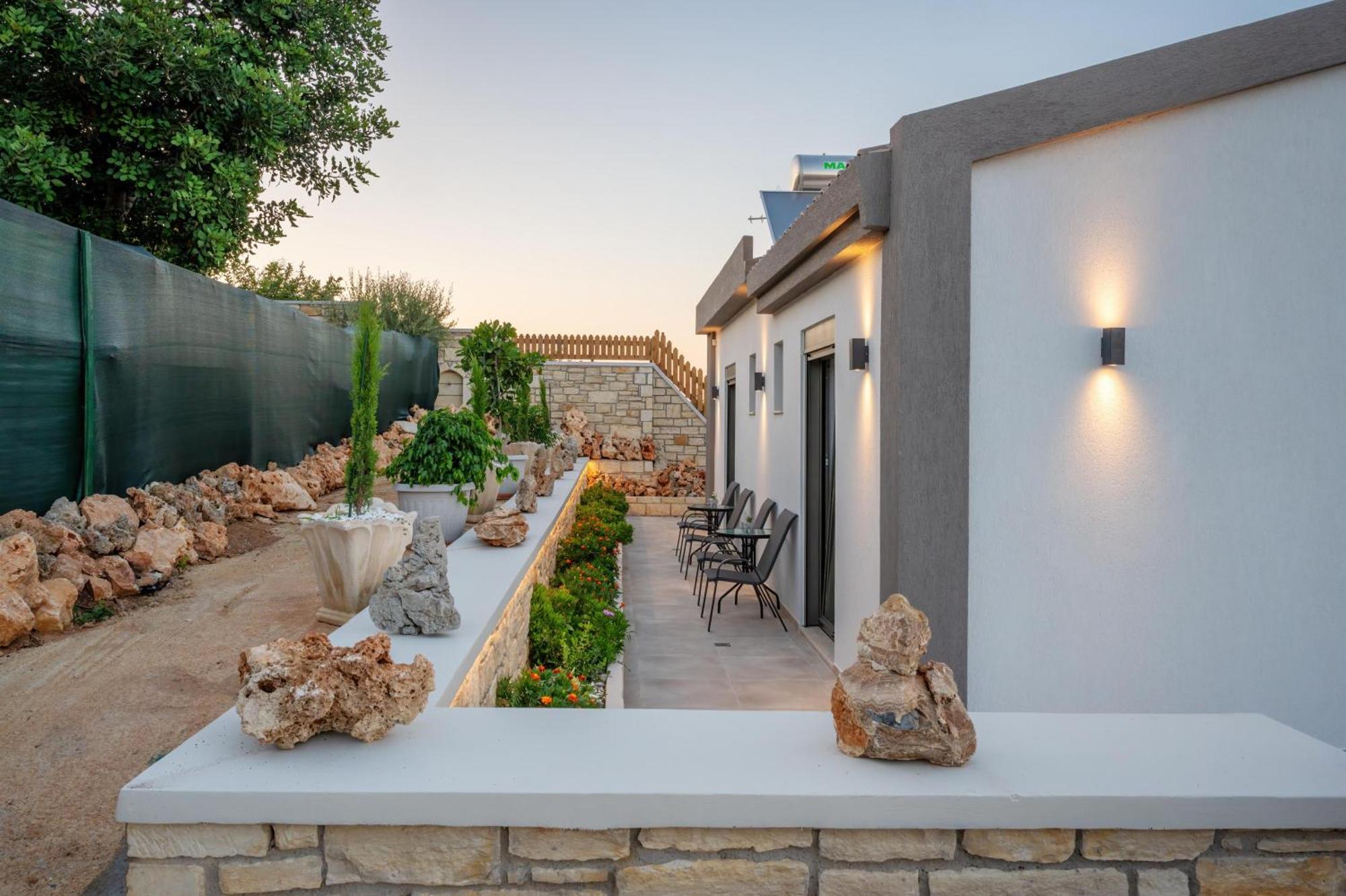 Halaro Villa Йерані Екстер'єр фото