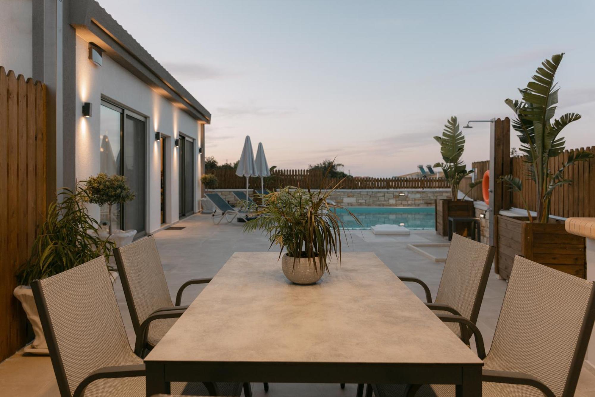 Halaro Villa Йерані Екстер'єр фото