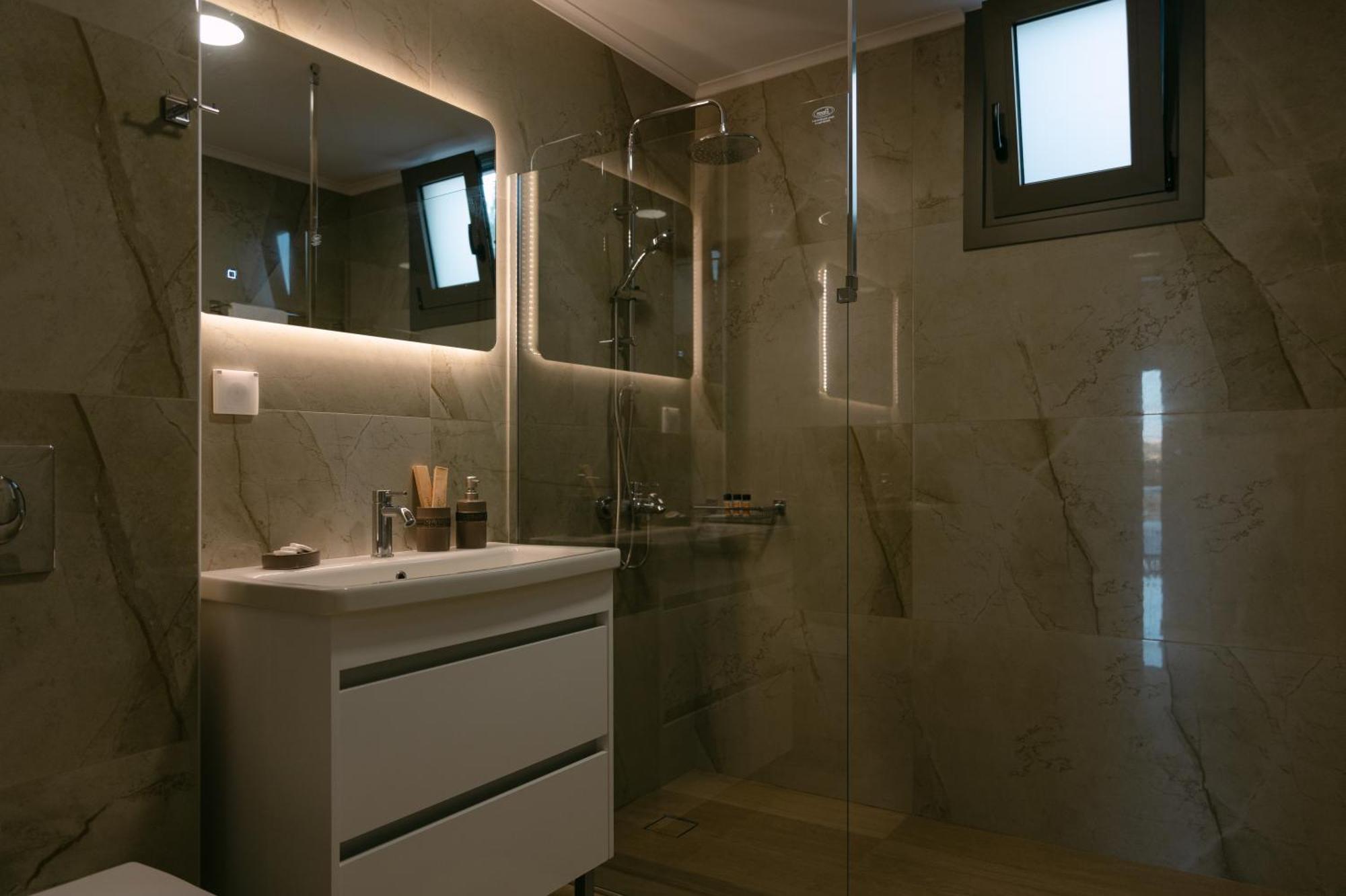 Halaro Villa Йерані Екстер'єр фото
