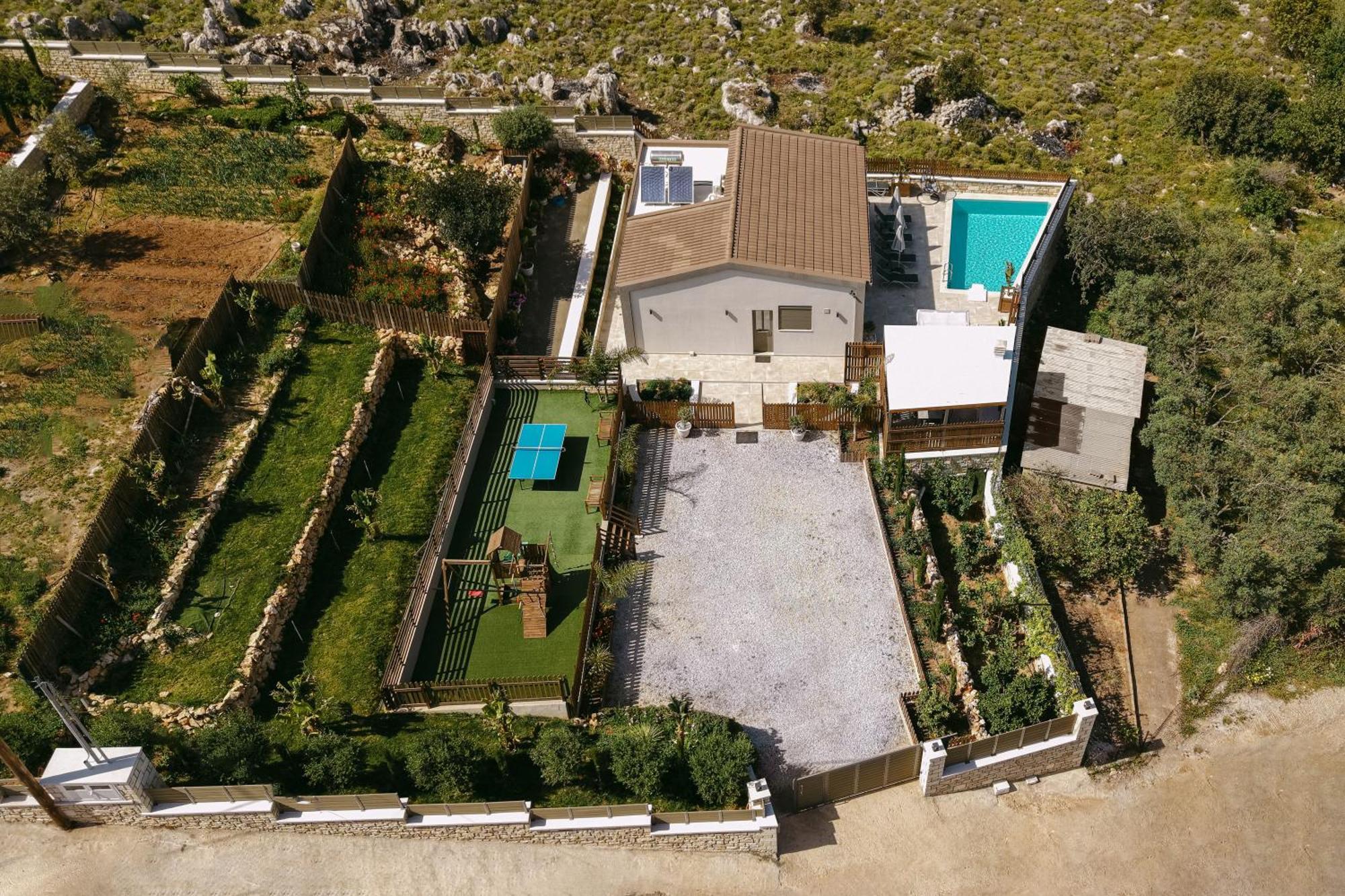 Halaro Villa Йерані Екстер'єр фото